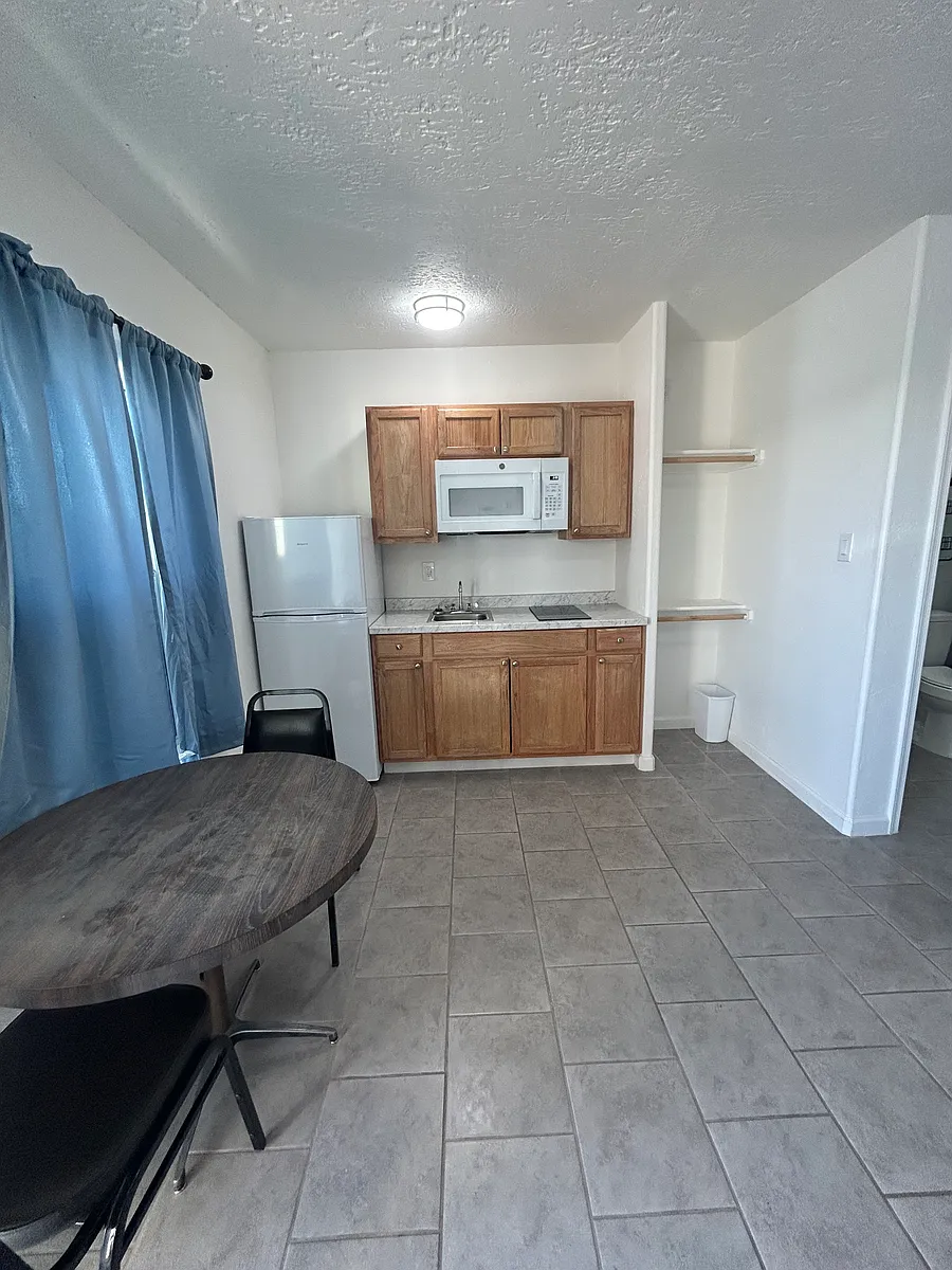 Building Photo - 1302 N Date St #13