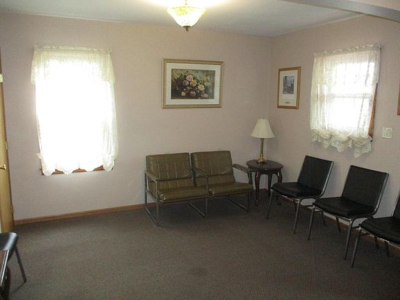 5th image of 229 N Main St