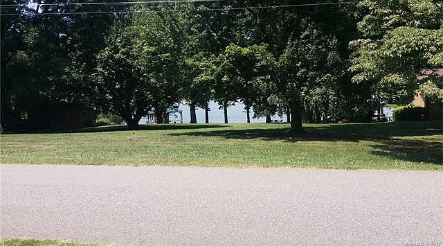 1st image of 0 Lakefront Dr #27