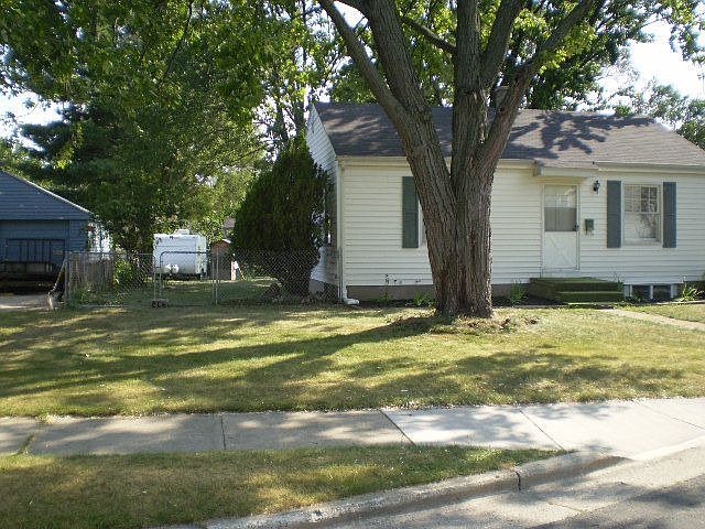 2nd image of 334 Leroy St SW