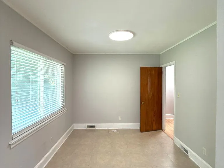 932 Hickory Nut St — Photo 11
