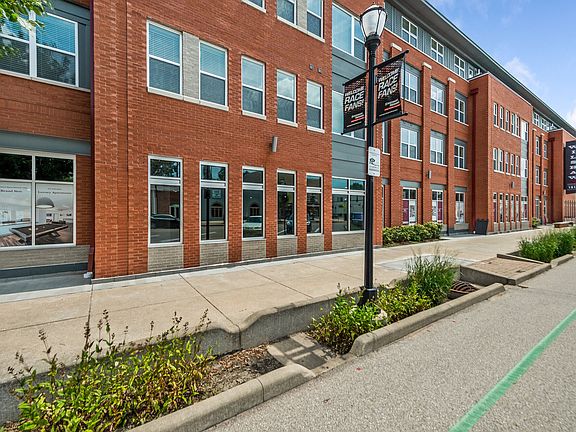 3rd image of 1525 Main St #2411