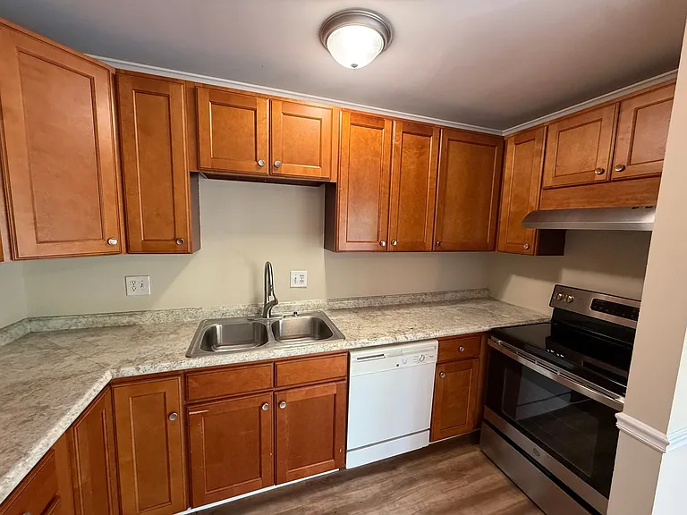 4720 Matt Dr — Photo 8