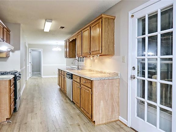3rd image of 25 Salem Cir