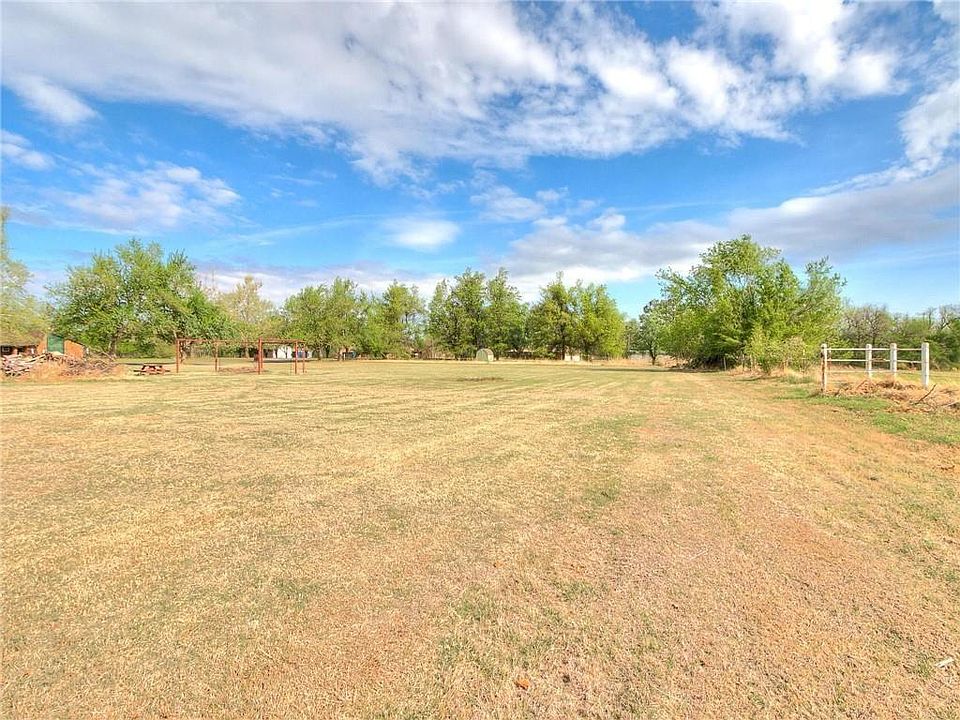 2nd image of 112 Worley Creek Ln