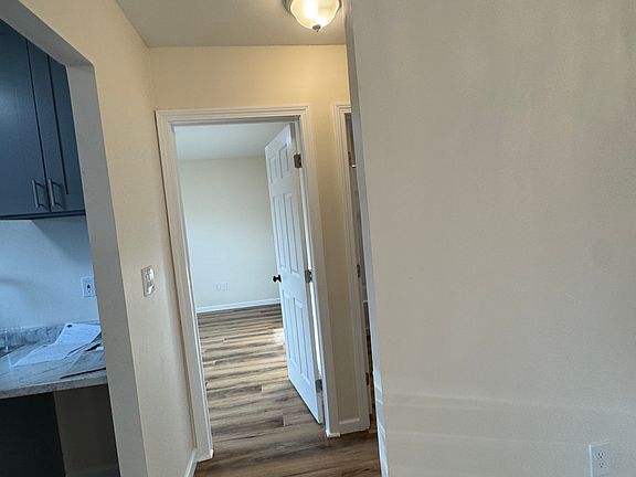 5th image of 509 Burnside Ave #14