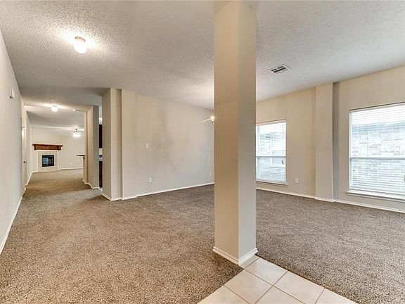 4th image of 809 Horseshoe Ct