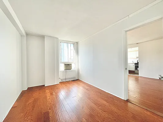 Sold by Lucas X Realty LLC | media 4