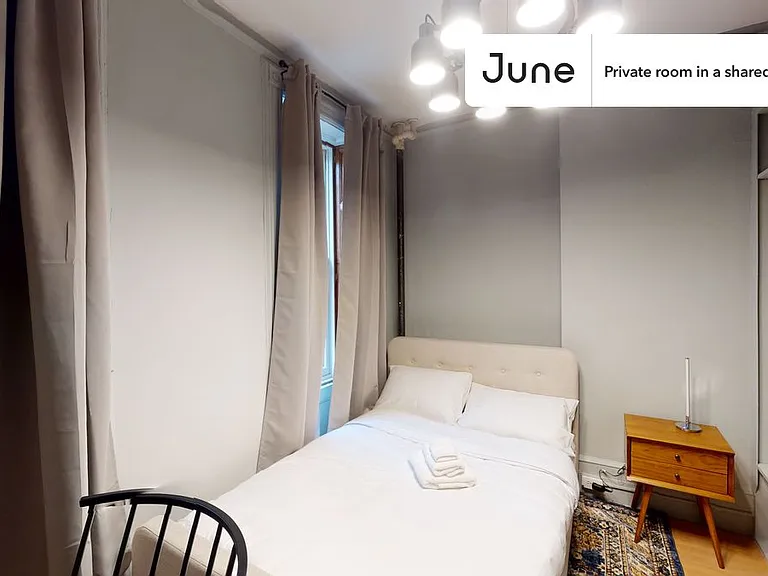 336 W 47th St #2C — Photo 2