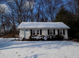 62 Lakeview St, Southwick, MA 01077
