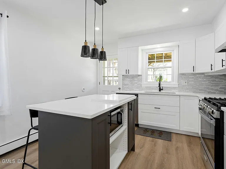 17112 Henry St — Photo 7