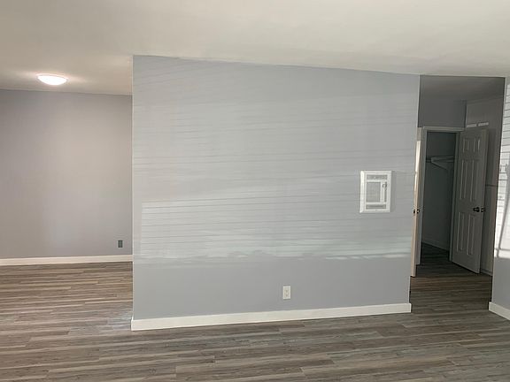 Livingroom looking towards kitchen.
