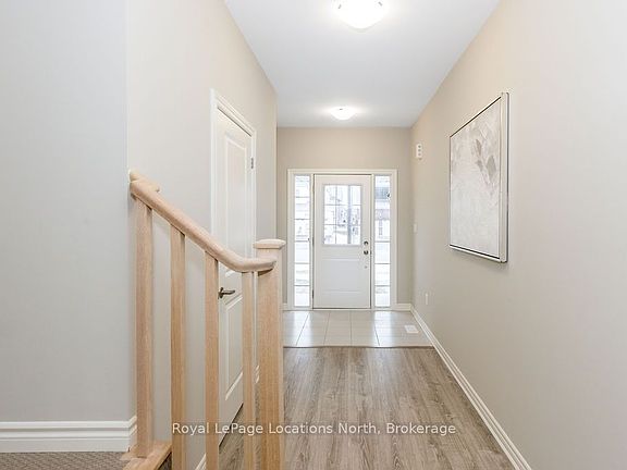 3rd image of 276 Springfield Cres