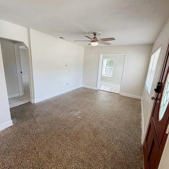 2119 W Henry Ave — Photo 3
