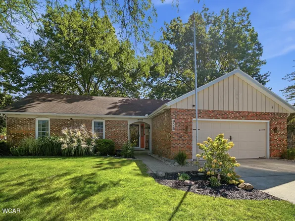 924 Aster Dr, Wapakoneta, OH 45895
