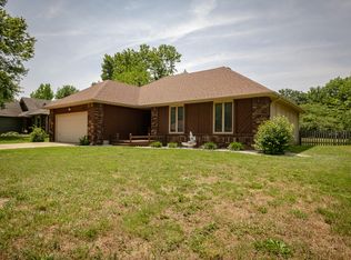 905 Fort Ct, Nixa, MO 65714