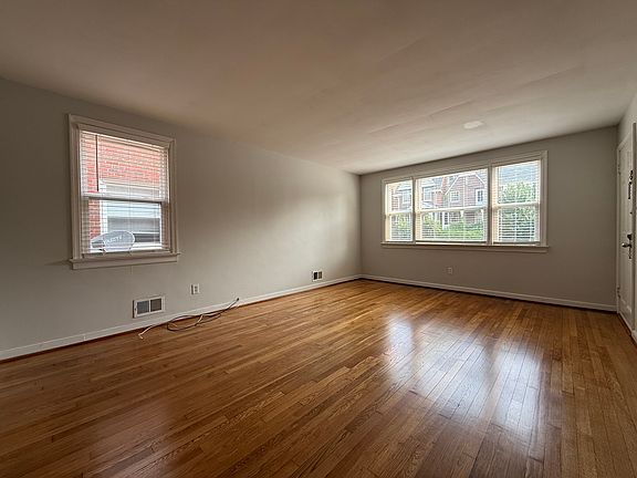 3rd image of 3228 Hanover Ave #A