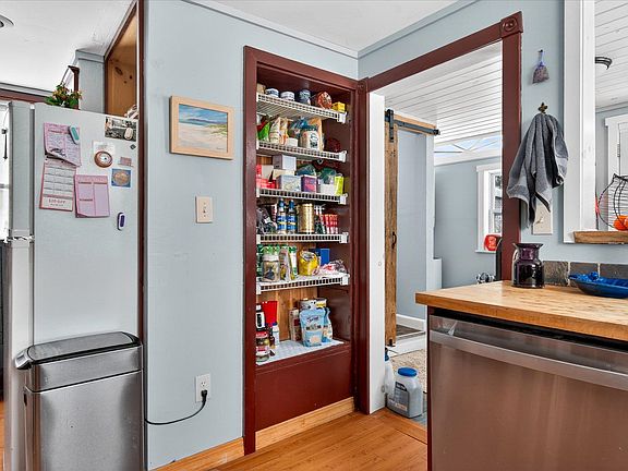 5th image of 4 Emerson Terrace