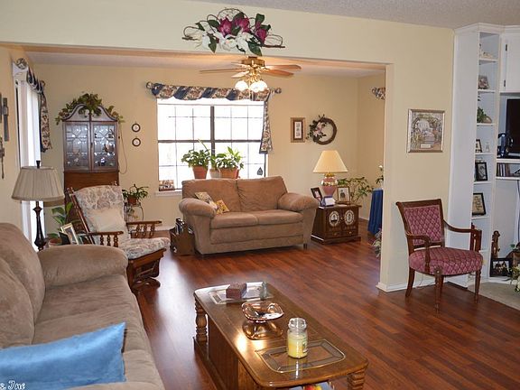 4th image of 11 Camarzana Ln