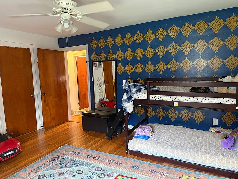 18 Ashland St #1R — Photo 7