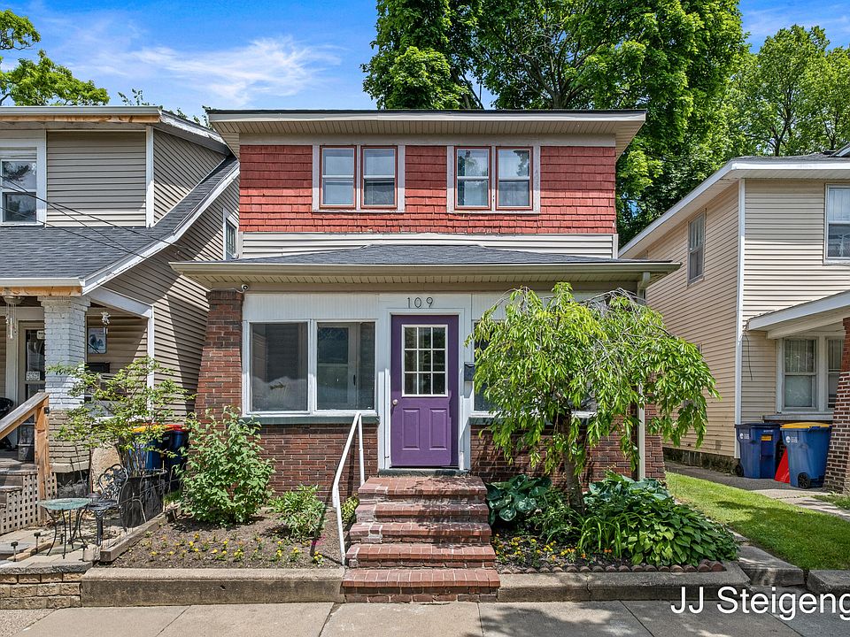 1st image of 109 Caledonia St NE