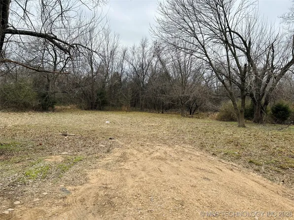 2060 E 5th St, Tulsa, OK 74104