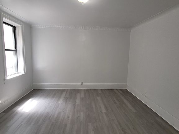 2nd image of 2376 Ryer Ave #B1