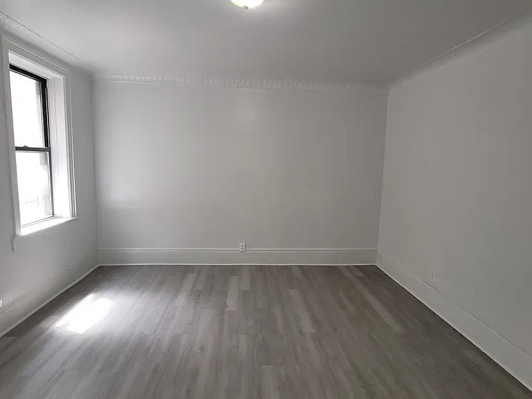 2376 Ryer Ave #B1 — Photo 2