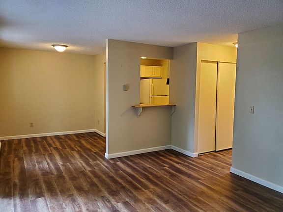 4th image of 1936 Lincoln Ave SE APT 205