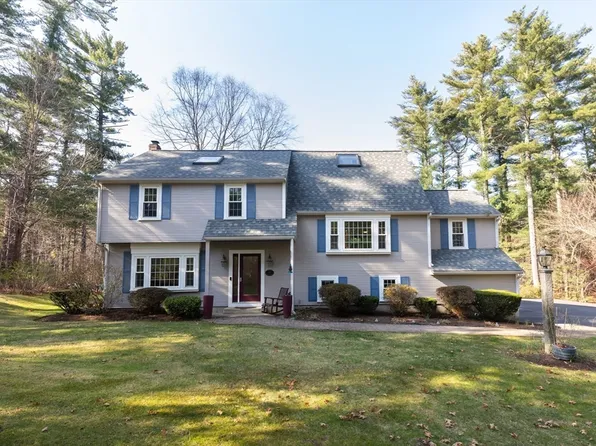17 Leonard St, Carver, MA 02330