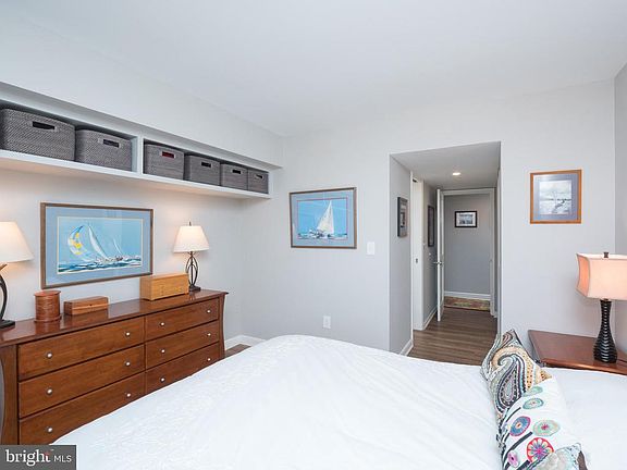 5th image of 316 Burnside St APT 408