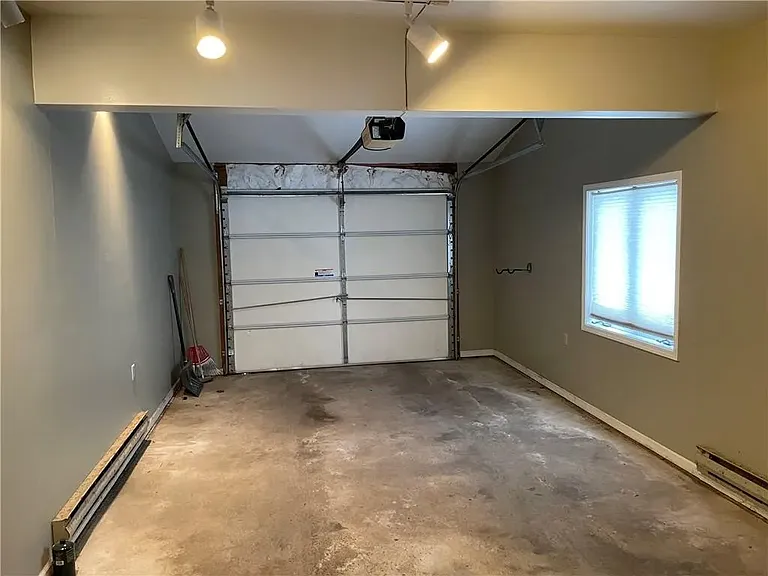 10 Southwick Ct — Photo 10