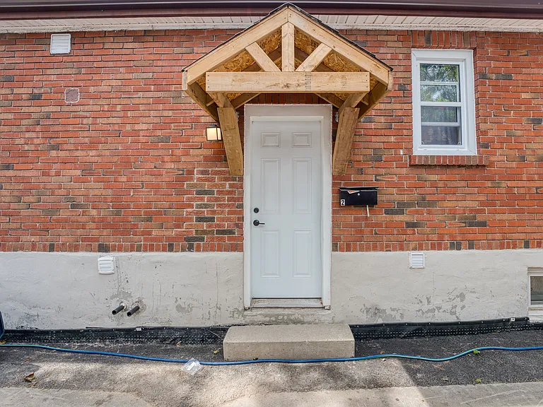 668 Frank St #A — Photo 2