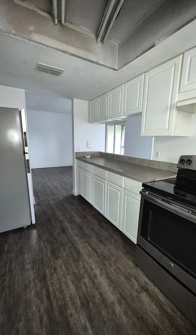 2 bed, 2.0 bath, 905 sqft, $1,550 — Photo 3