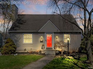 1202 Lawndale Dr, Royal Oak, MI 48067