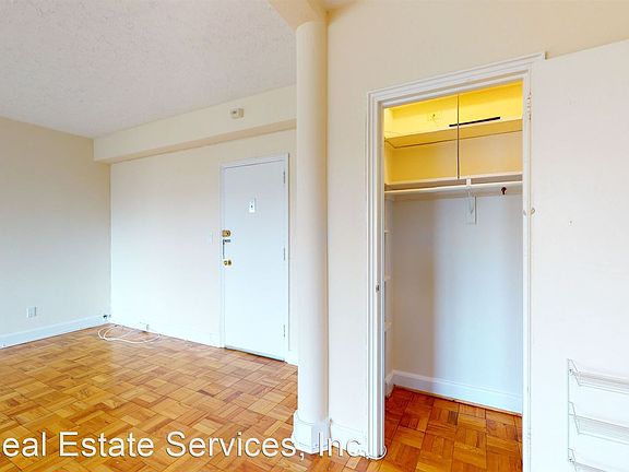 4th image of 3901 Cathedral Ave NW #602