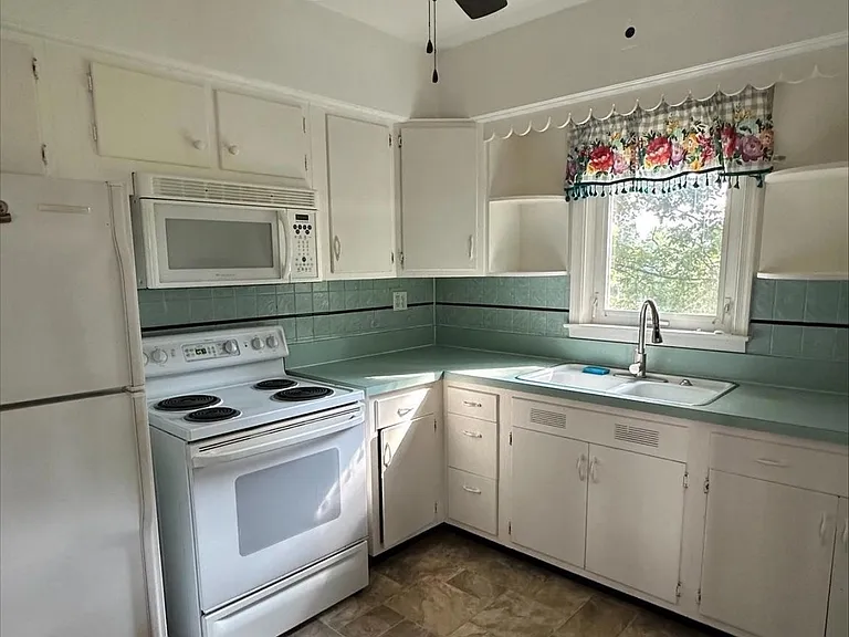 827 Lewisberry Rd — Photo 7