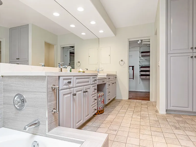 6 Colgate Dr — Photo 29