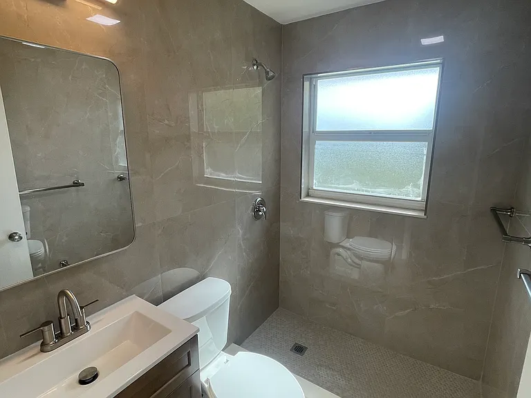 821 Silver Beach Rd #4 — Photo 7