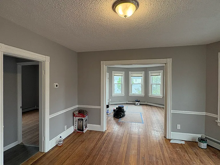 82 Clarence St #3 — Photo 9