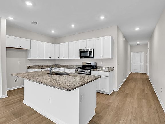 4th image of 719 Colt Ct.