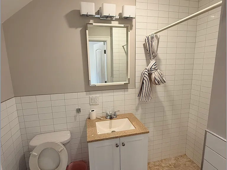 736 Pennington St #3 — Photo 6