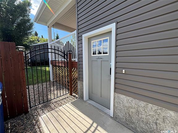 3rd image of 424 3rd AVENUE W