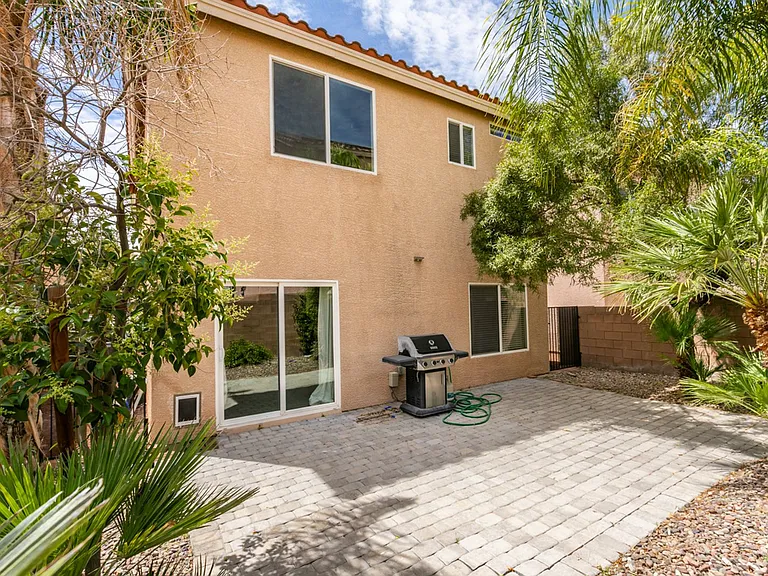 4586 W Camero Ave — Photo 37
