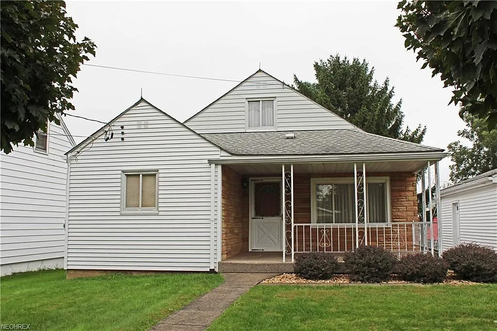 182 Gilson Ave photo 1