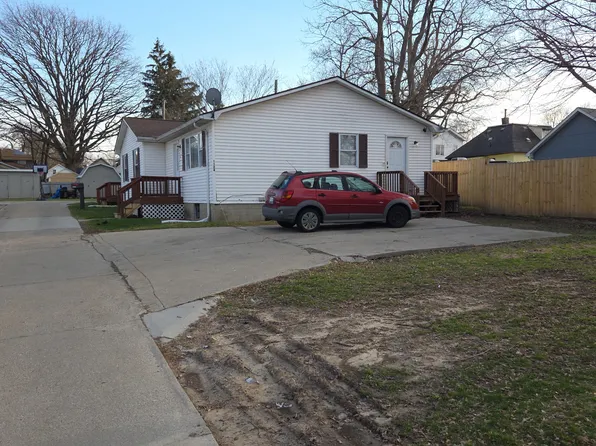 1124 Lapeer Ave, Port Huron, MI 48060