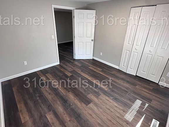 5th image of 1844 S Hiram Ave