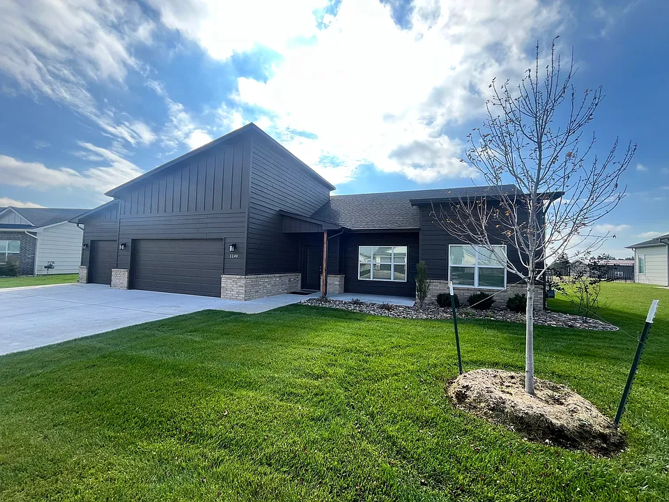 1149 W Trek Cir