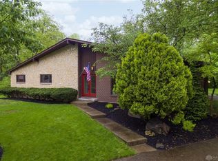 8201 Elmway Dr, Dayton, OH 45415