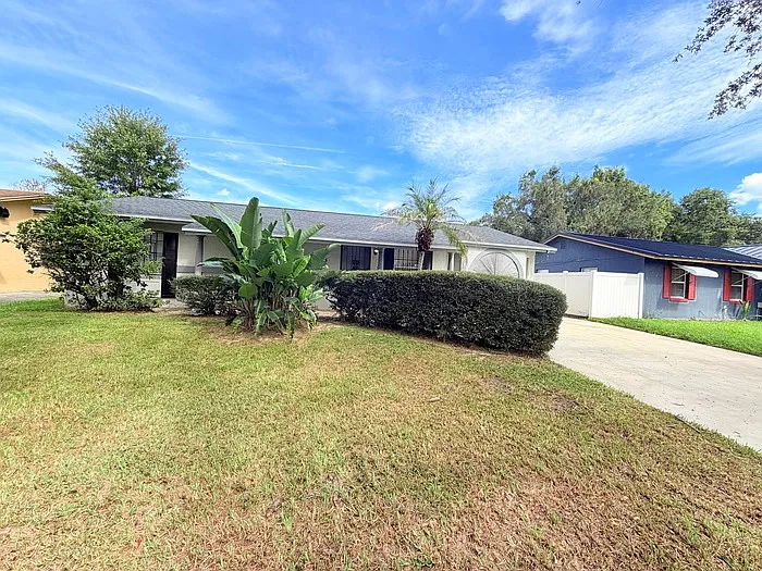 3 bed, 1.5 bath, 1226 sqft, $1,700 — Photo 2